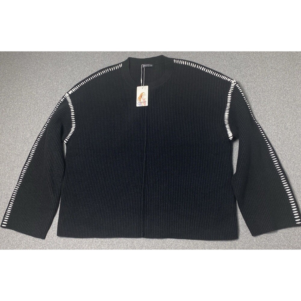 Pretty Garden Crewneack Black Knit Sweater Size M. NWT